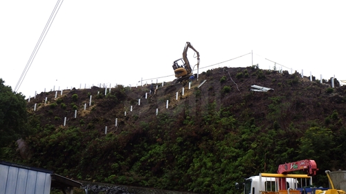 セーフティークライマー工法　和歌山県　すさみ町太陽光発電所の現場 1